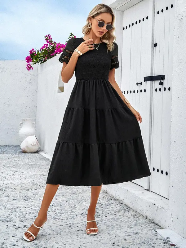 Women's Plain Shirred Tiered Layer A Line Dress, Fashion Ruffle Hem Short Sleeve Midi Dress for Daily Beach Holiday Vacation, Ladies Summer Clothes, Summer Dresses 2025, Womenswear 1