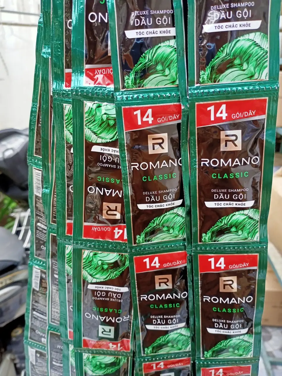 Set 50 gói dầu gội Romano 5g ( Đỏ - đen- xanh lá - Xanh dương- 5in1 )...