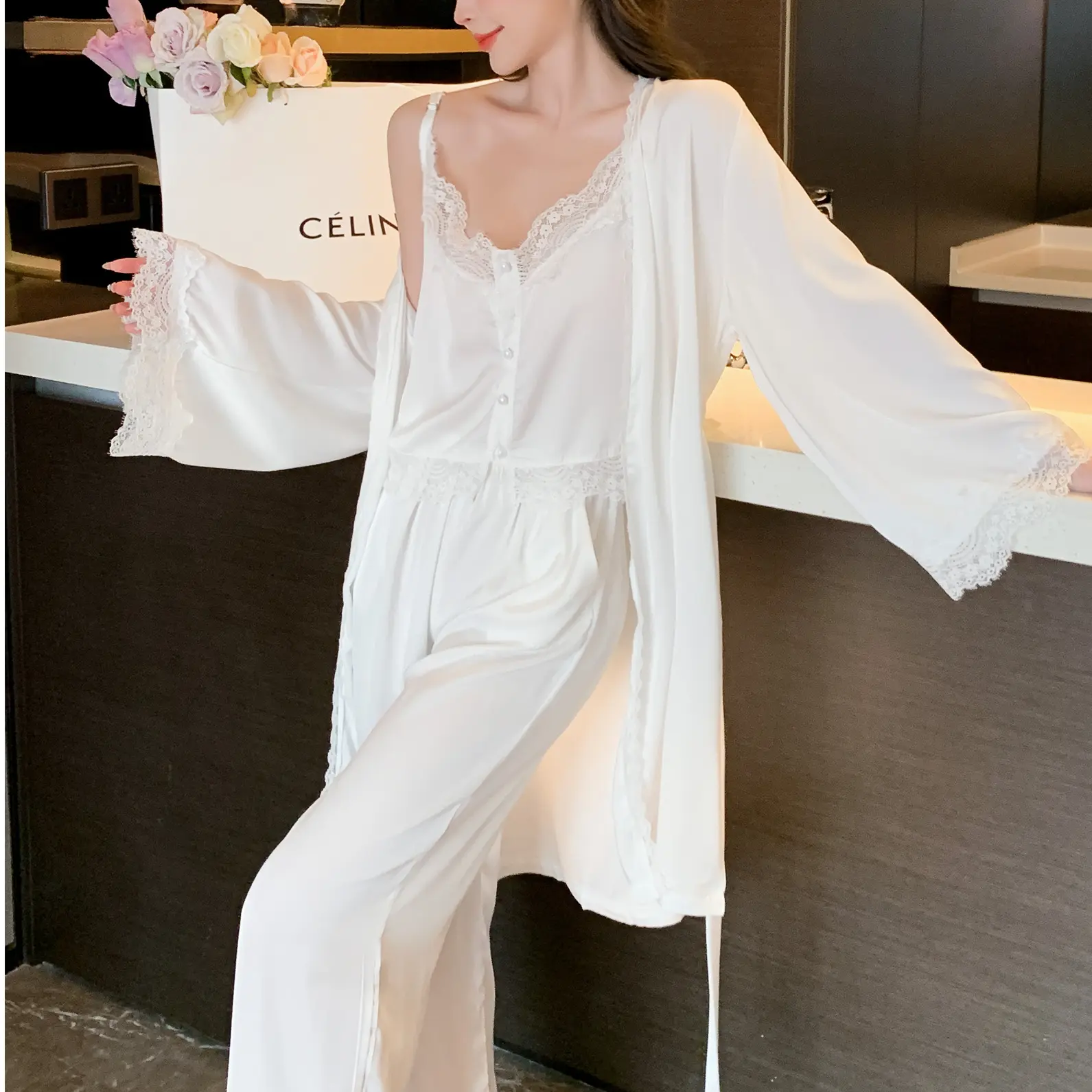 Đồ Ngủ Nữ, Bộ Sưu Tập Mùa Xuân Và Mùa Thu, Chất Liệu Lụa Mỏng Băng, Thiết Kế Cổ Chữ V Gợi Cảm, Váy Ngủ Có Đệm, Kiểu Áo Choàng, Có Ren, Bộ Ba Mảnh, Thích Hợp Mặc Nhà Women Top