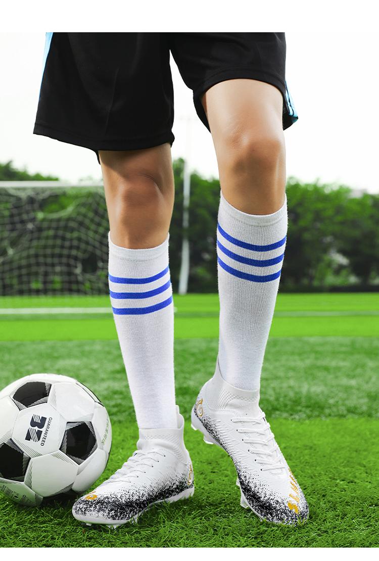 Product Introduction of （SIZE 33-46）Ready Stock Unisex Plus Size Football Shoes Outdoor Futsal Soccer Shoes Non-slip Training Shoes 13