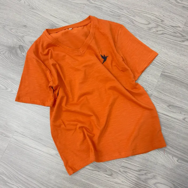 Áo phông nữ kiểu cổ tim thêu ngực chất cotton xước organic baby dư mềm mát, dễ chịu Women Thun Top Cổ Tim 3