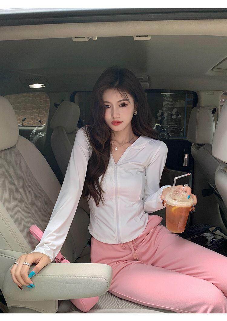 Product Introduction of 2025 New Ice Silk Sunscreen Clothes for Women, slim fit, waist cinching, small stature, slimming, UV resistant, breathable, thin jacket, fashionable and versatile 18