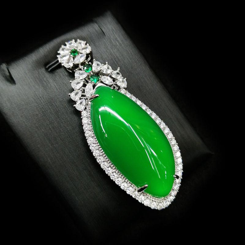 Inlaid agate chalcedony necklace pendant high ice jade chalcedony willow leaf necklace agate jade jewelry High-end Chinese jewelry 0