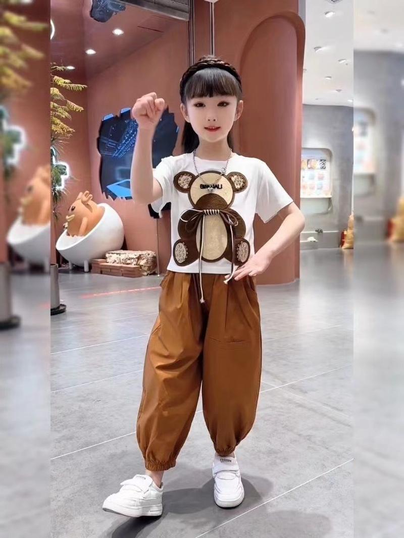 Product Introduction of Bộ Đồ Mùa Hè Cho Bé Gái, Cỡ Trung Bình Và Lớn, Thời Trang Mới, Thiết Kế Gấu Hoạt Hình, ngắn Tay, Phong Cách Thường Ngày Dáng Rộng Vừa Vặn, Quần Hai Mảnh, 2023 13