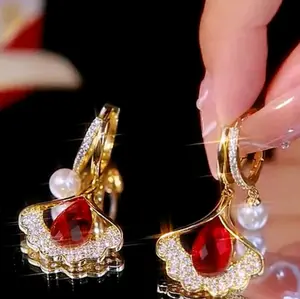 anting daun Ginkgo permata merah Gelang Amber