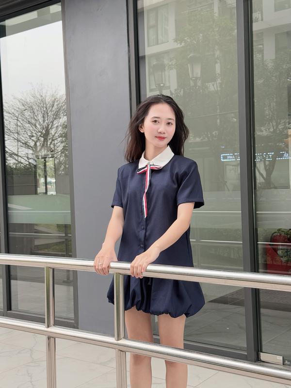 Set đồng phục nữ Hàn Quốc – Áo sơ mi phối chân váy dáng ngắn mặc đi chơi, chụp ảnh cực xinh 2