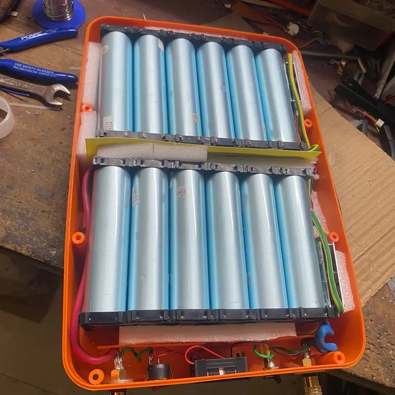 Pin lithium 33140 .13,2v90ah+sạc Bảo hành của nhà sản xuất 3