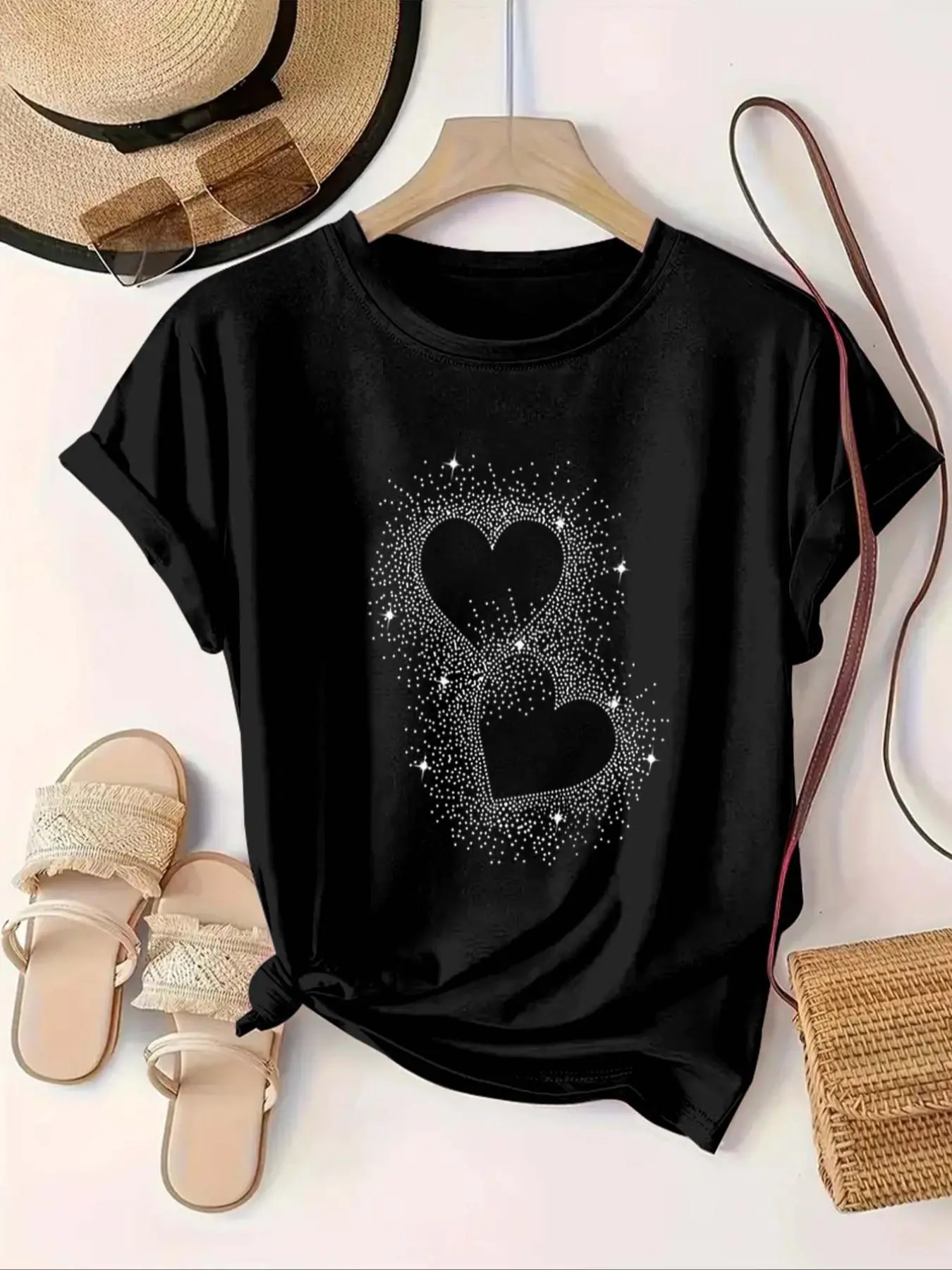 【Plus Size】 Heart Print Round Neck Tee, Casual Short Sleeve T-shirt for Daily Wear, Women Plus Clothing for All Seasons