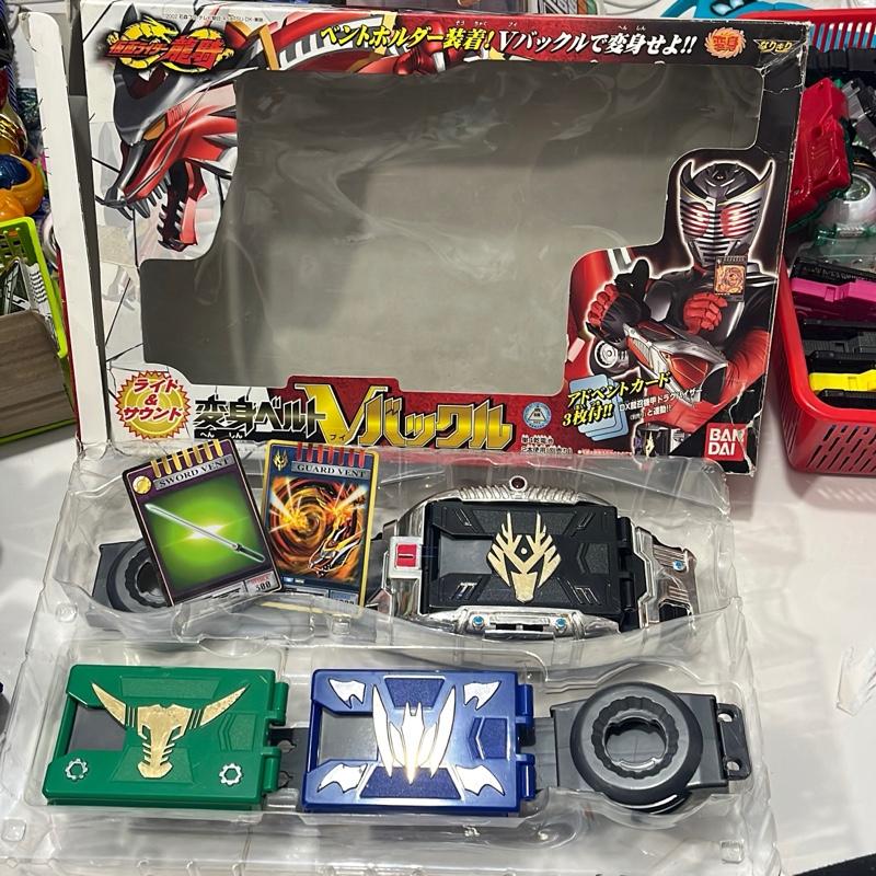 (2nd) Vbuckle DX kèm 3 deck cơ bản có box có trầy xước thanh lý Kamen Rider Ryuki 0