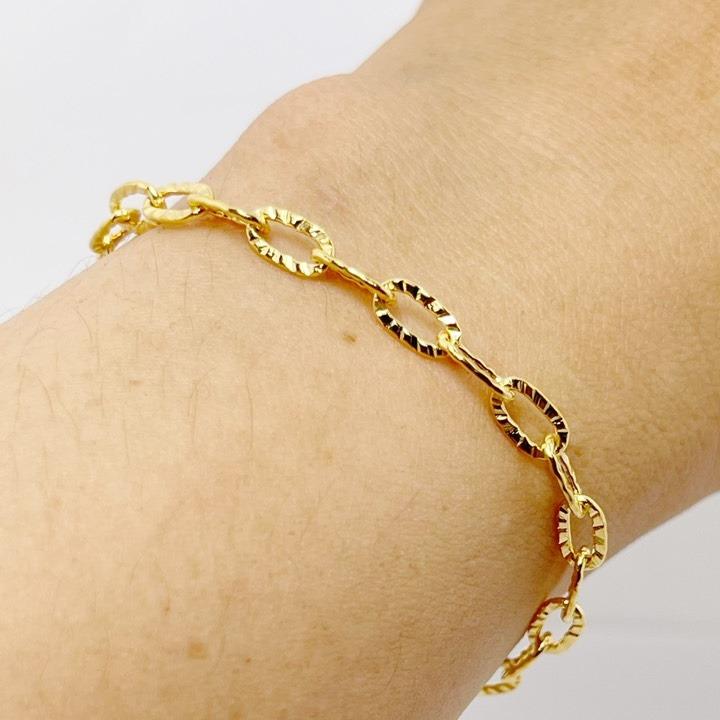 Lắc tay titan dây xích chạm, bản 4li, dài 15+5cm, màu vàng 18K, không đen gỉ, bền màu, đeo hằng ngày. Phụ kiện thời trang.