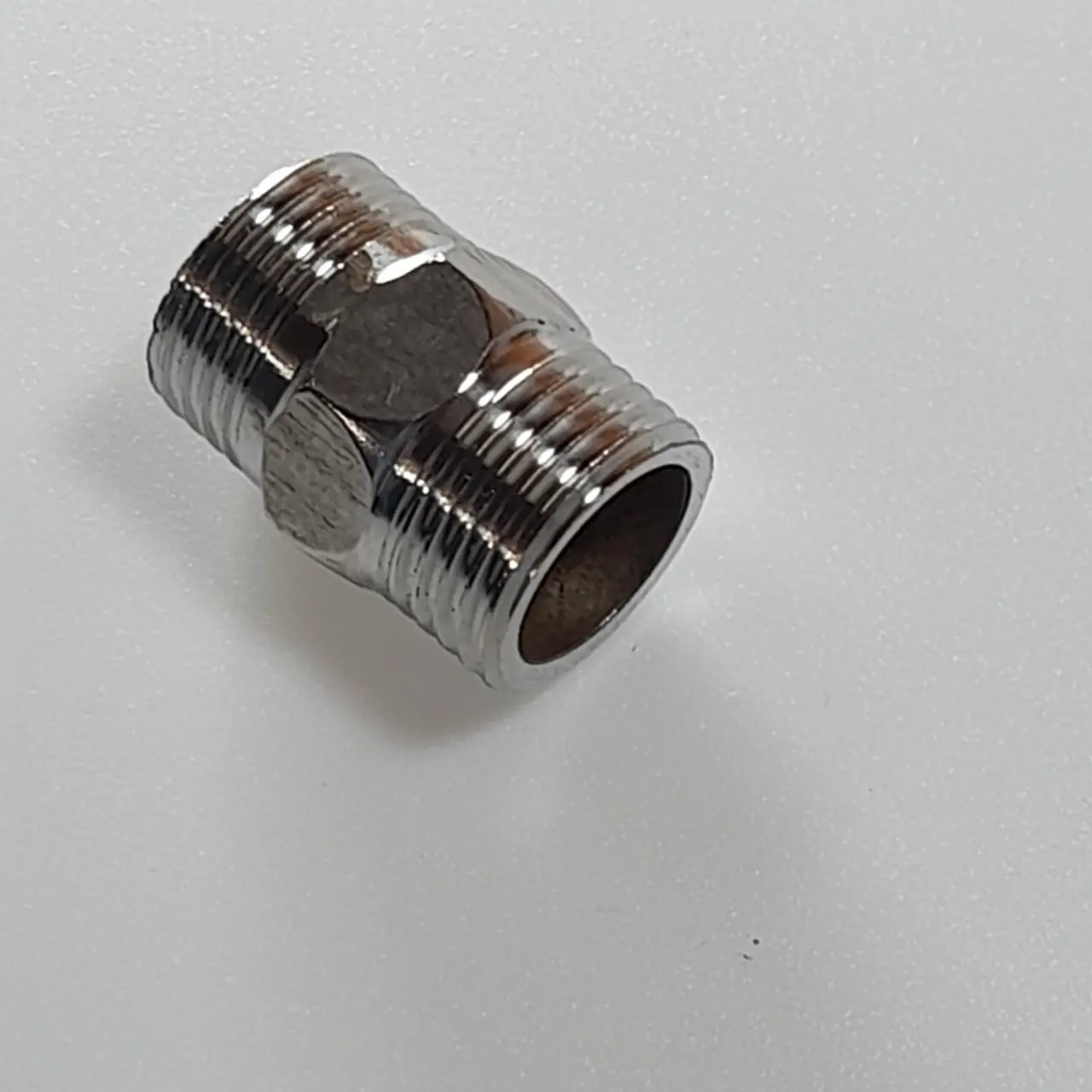 Đầu nối inox 2 đầu ren  ngoài  21 dùng để  nối  hai đầu ren  lại với  nhau