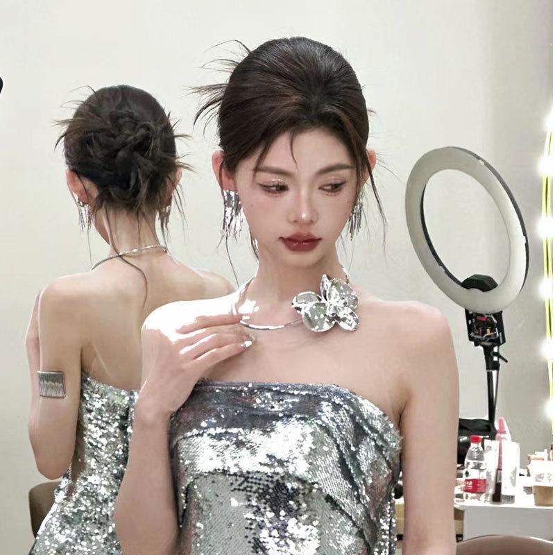 Product Introduction of Exaggerated Three-Dimensional Metal Orchid Choker Necklace Personality Hot Girl Sweet Bitter Cool Heavy Craft Necklace Choker Female Atmosphere Accessories 1