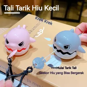 Gantungan kunci kartun hiu tarik tali sedang makan ikan kecil hadiah kecil mainan anak-anak mobil liontin hiu tarik tali