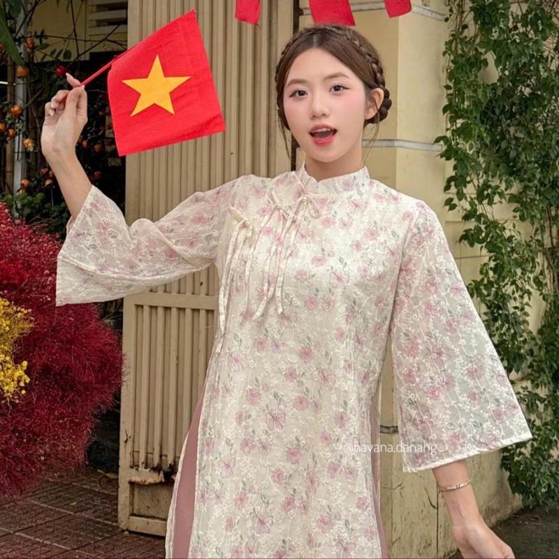 ￼Áo dài voan tơ TỬ KỲ in hoạ tiết hoa nhỏ pastel phối dây buộc nơ cách điệu kèm quần satin 4