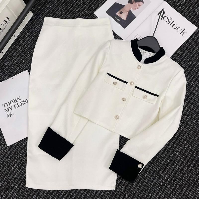 Set Áo Khoác Dạ Trắng Khuy Đồng Kèm Chân Váy Bút Chì Dáng Dài Sang Chảnh -LS00048