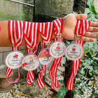 Gambar Medali custom Lomba 17 Agustus Hadiah lomba kado penghargaan Medali akrilik - merah-putih, bubble wrap saja dari Bonekahandmadesukasuka Kab. Sukoharjo 5 Tokopedia