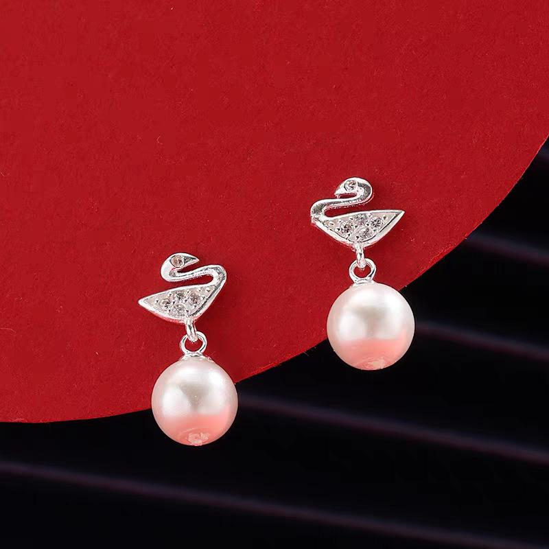 Product Introduction of Korean Style Shell Pearl Ear Studs Women's Fresh Sweet Shell Pearl Ear Studs Stud Earrings Popular Wedding Ear Studs Personality Trendy Earrings 1