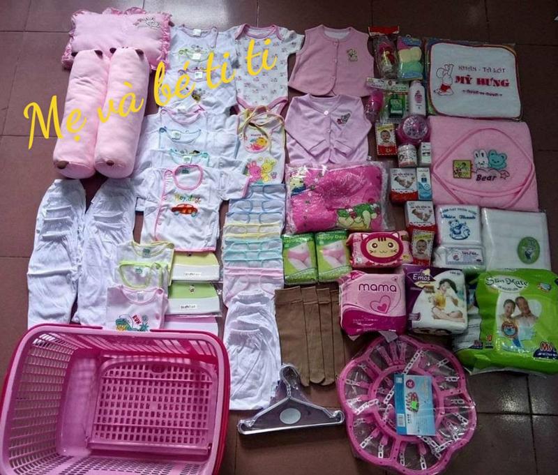Combo đồ sơ sinh 112 món cho mẹ và em bé (3 áo tay dài s1, 4 quần đùi size 1, 5 quần dài size 1, 1 giỏ nhựa, 1 chai dầu, 1 chai phấn, 10 khăn sữa 4 lớp, 10 tấm lót chống thấm, còn tiếp...danh sách ở hình thứ 4