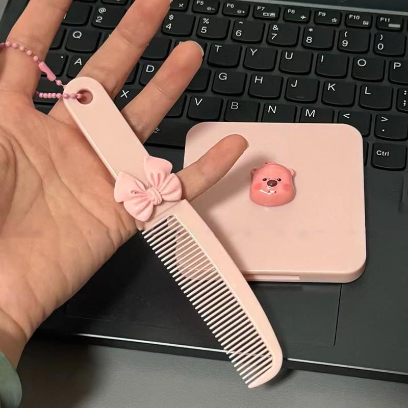 Gương Trang Điểm, Cầm Tay, Thiết Kế Loopy Màu Hồng, Có Lược, Tay Cầm Hình Tứ Giác Hoạt Hình, Thích Hợp Làm Quà Tặng Cho Bé Gái, Gương Mỹ Phẩm, Gương Trang Điểm, Dụng Cụ Mỹ Phẩm 1