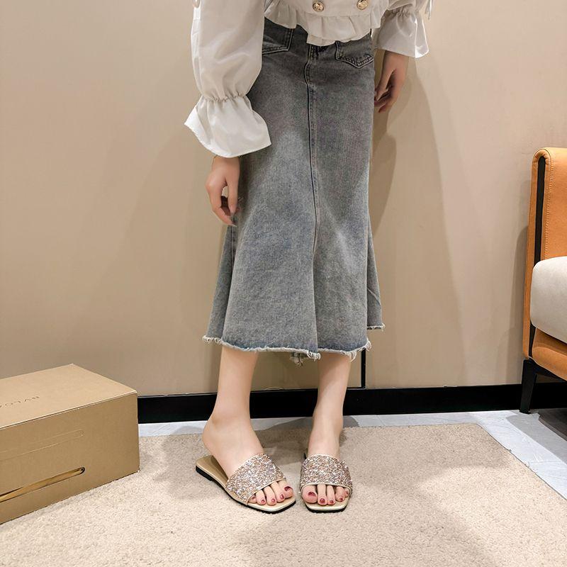 Product Introduction of Sandal untuk Wanita, Saiz Besar, Fesyen, Trend, Berlian buatan, Kaki Persegi, Bawah Rata, Selipar Kasual, Musim Bunga 2025 20