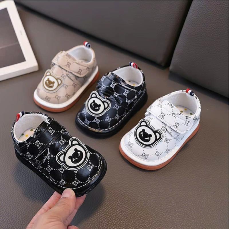 Giày tập đi cho bé có kèn đế mềm chống trượt chất da mềm hình gấu lông màu nâu trắng đen Giày Thể Thao