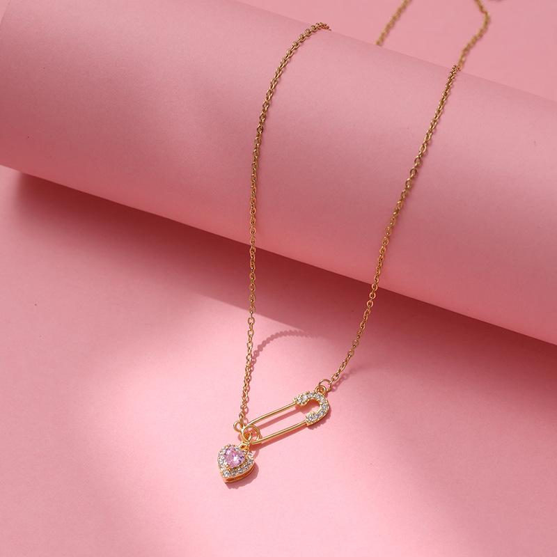 Safety Pin Necklace with Heart Charm Pink Crystal Hearts Pendant Paperclip Necklace for Woman Hollow Pin Heart Chains Choker 1