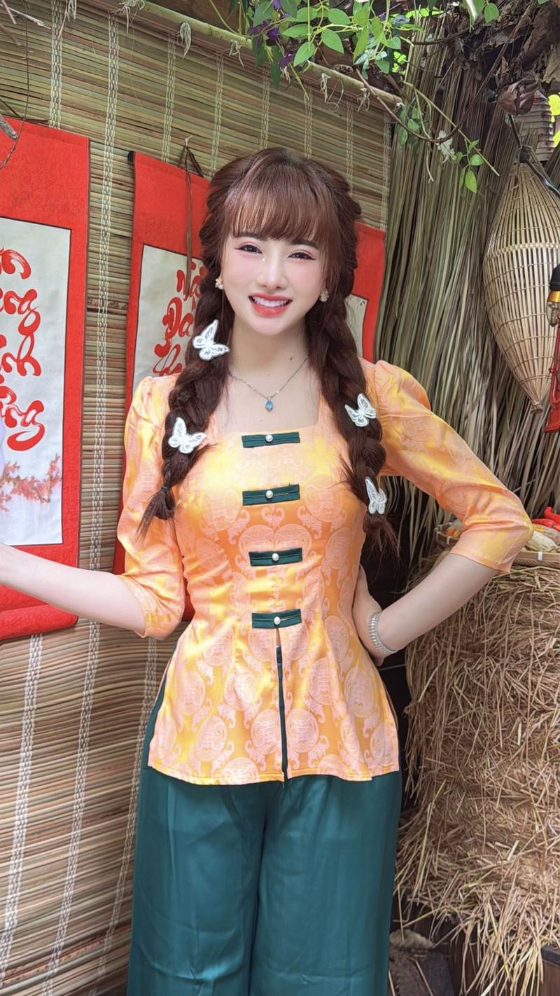 Product Introduction of Bộ Bà Ba Cổ Vuông 40-80 Kí Áo Gấm Quần Latin 10