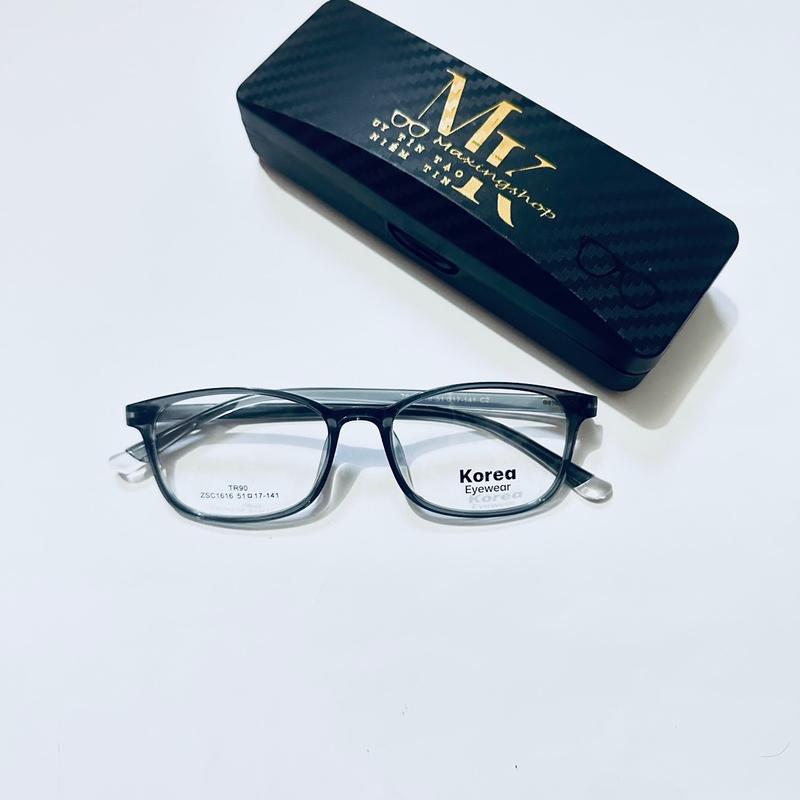 M13: Gọng nhựa TR90- chữ nhật size vừa . 4