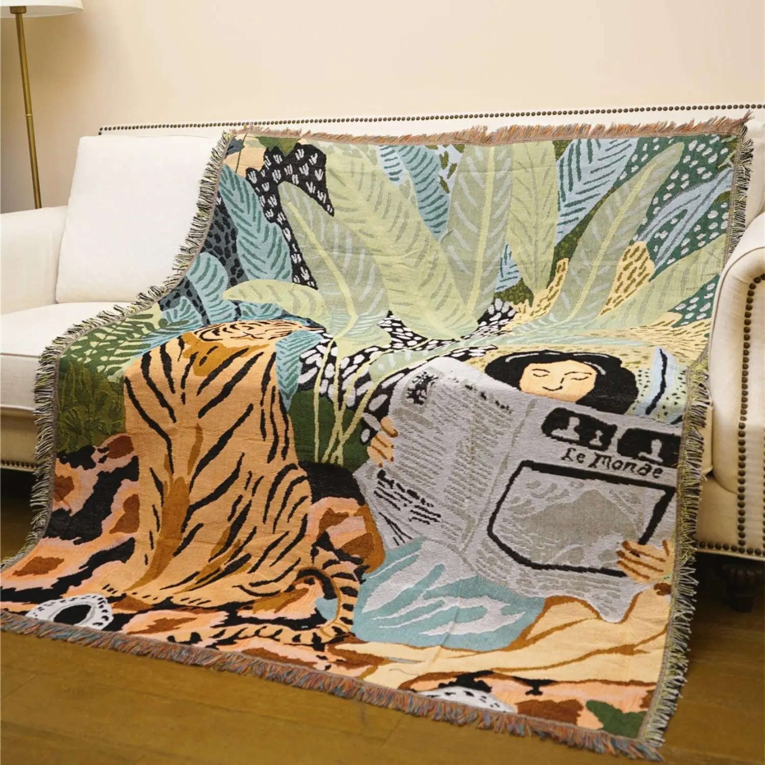 Tiger & Women Reading Newspaper Pattern Blanket, 1 Count Boho Style Throw Blanket, Soft Warm Napping Blanket for Home Office Travel Camping Picnic