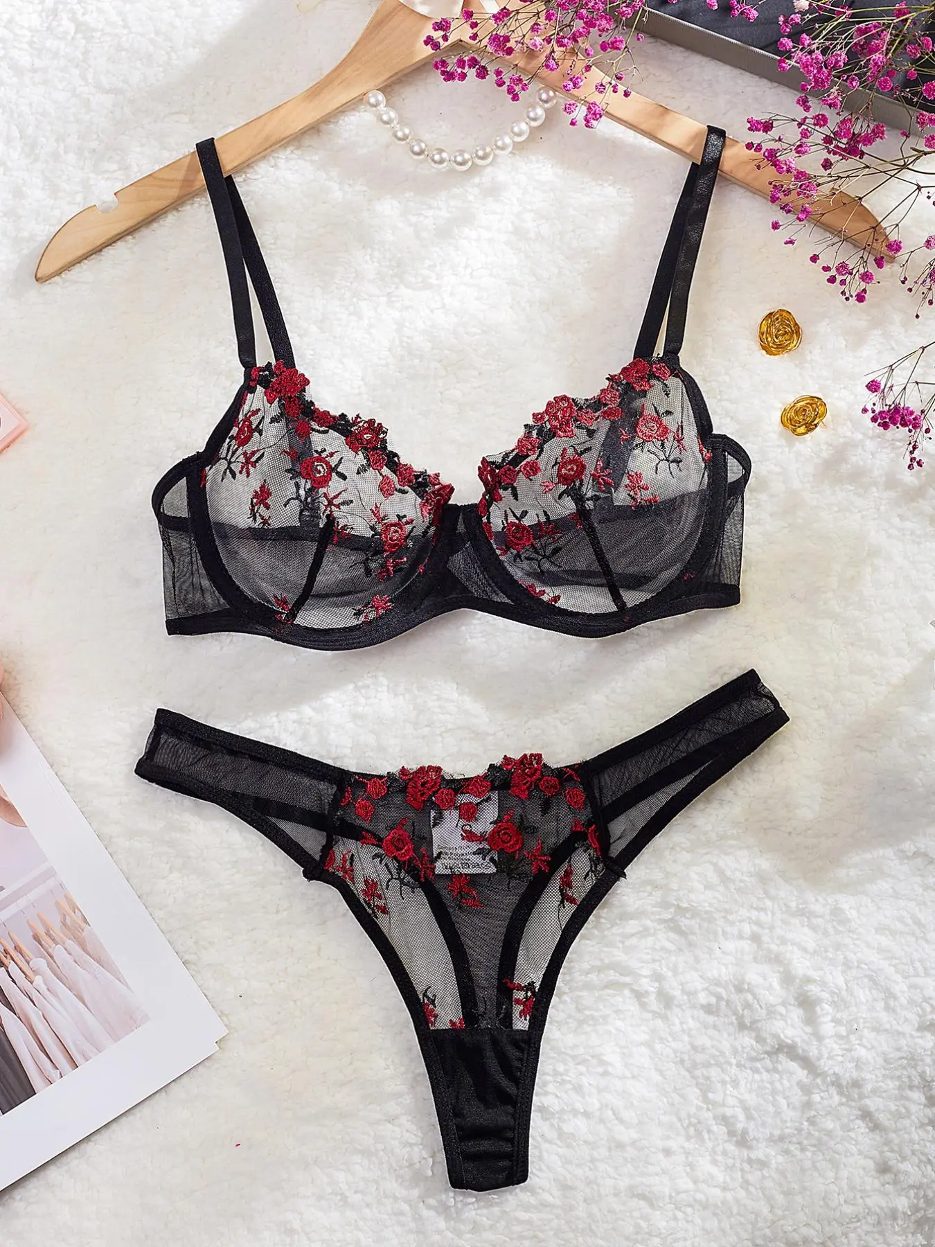 Women's Floral Embroidery Mesh Sexy Lingerie Set, Adjustable Strap Underwire Bra & Sheer Thong Set for Daily Wear, Fashion Comfy Sexy Underwear Set for Women