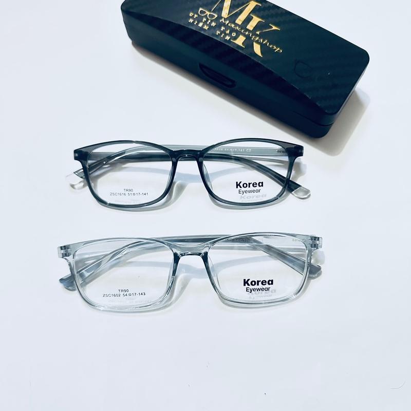 M13: Gọng nhựa TR90- chữ nhật size vừa . 1