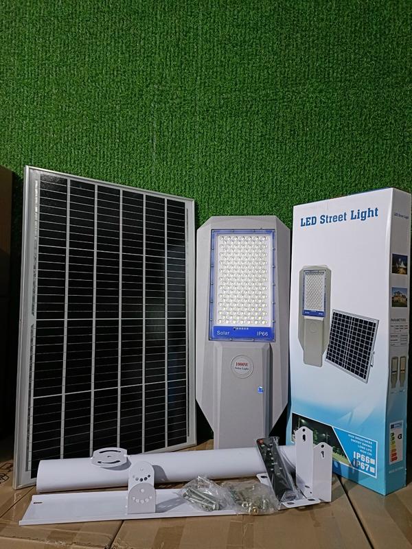 Đèn công trình năng lượng mặt trời 1000W, Đèn phi thuyền tấm pin MONO chính hãng vỏ nhôm đúc - Bảo hành 2 năm 4