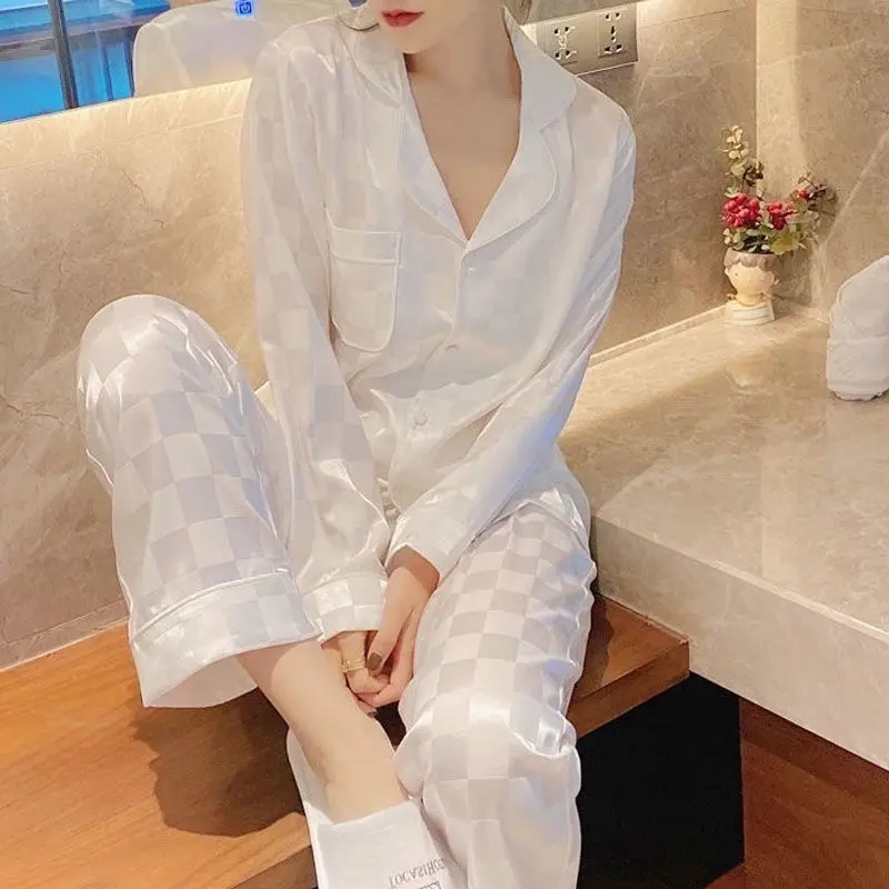 Bộ Đồ Ngủ Cao Cấp Cho Nữ, Ngoại Cỡ, Chất Liệu Lụa Lạnh Bộ Đồ Hai Mảnh, Có Thể Mặc Ngoài Trời, Dài Tay, Thích Hợp Mặc Nhà, Mùa Xuân Và Mùa Thu, Hàng Mới Về Năm 2024