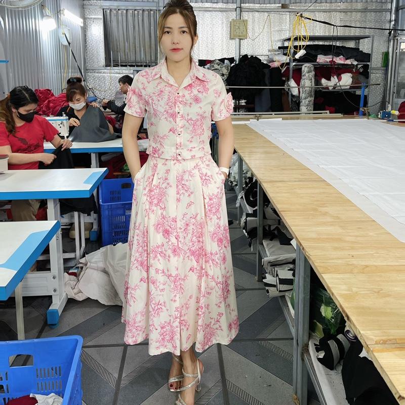 Sét Áo Cổ Đức Ngắn Tay Kèm Chân Váy Xếp Ly Phom Sang Xịn Dễ Mặc 3