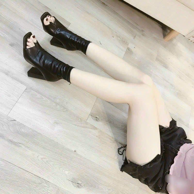 Bốt xỏ ngón đế trụ 8cm full box Qc Nữ Boot Shoes