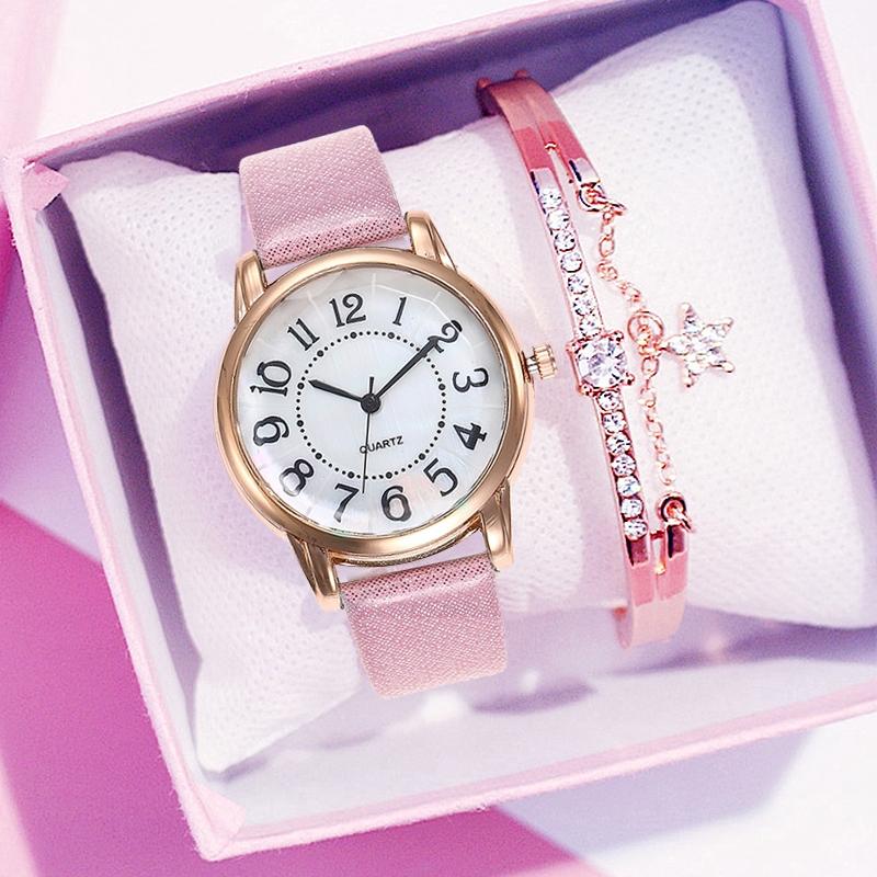 Women Fashion Leather Strap Quartz Watch