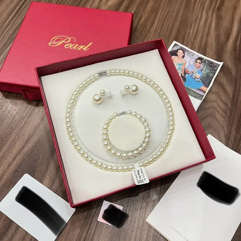 Set ngọc trai 3 món 8 ly( bông tai + vòng cổ+lắc tay) full box đỏ như hình , phù hợp mọi trang phục 3