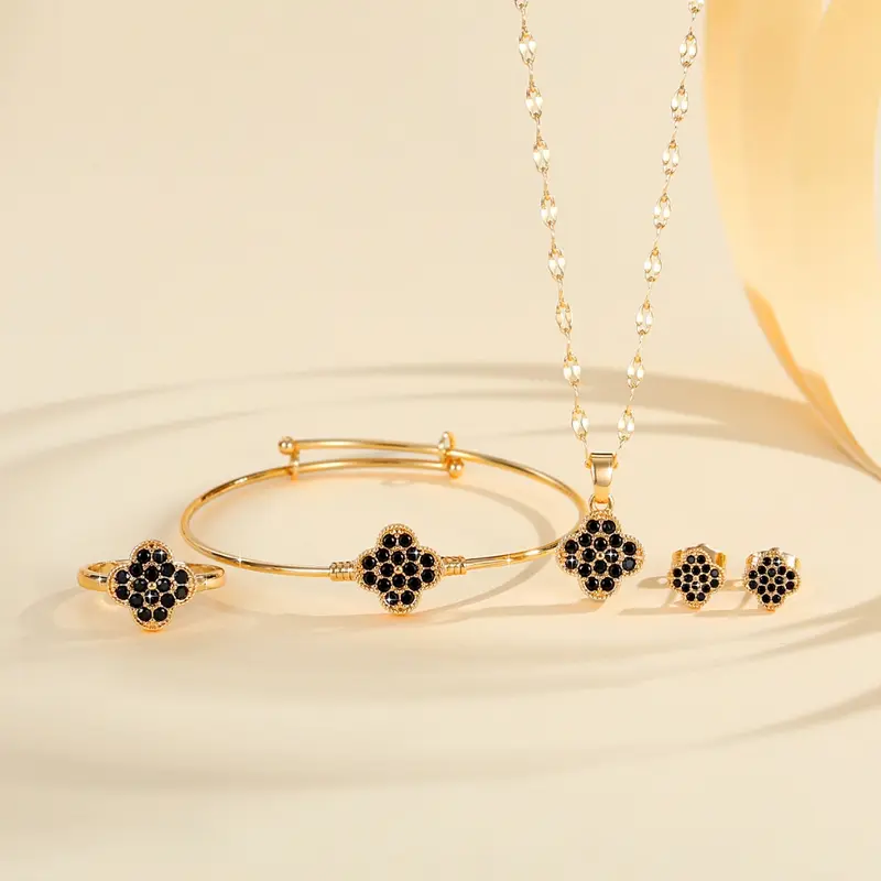 LM735 Set Cincin Gelang Liontin Kalung Anting Kristal Semanggi Empat Daun Berlapis Emas Anti Luntur Baja Tahan Karat Aksesori Perhiasan Mode Wanita Dewasa 0