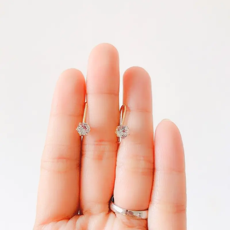 Anting Anak LIontin Putih Zirconia Gold 1