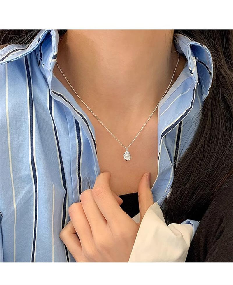 Product Introduction of S925 Pure Silver Natural Freshwater Pearl Mini Pod Necklace for Women, Simple and Niche Temperament, Exquisite Collarbone Chain Silver Decoration 9