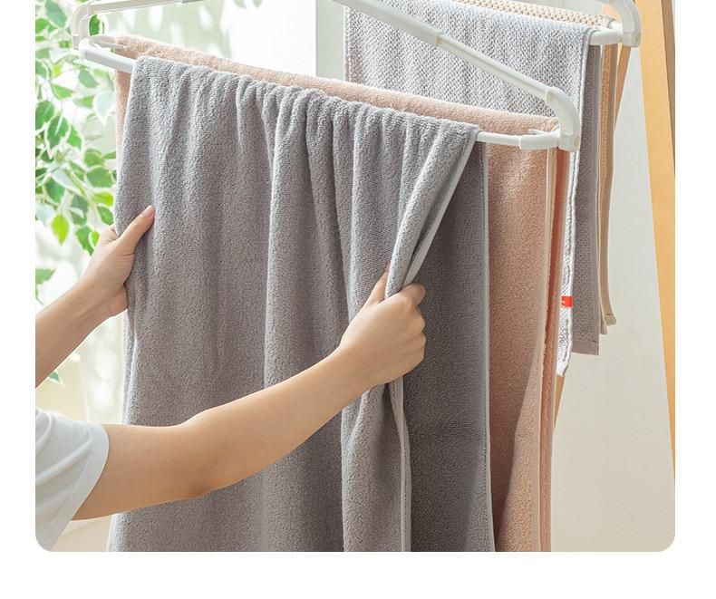 Product Introduction of Extendable Clothes Hanger - Stretchable Plastic Garment Rack for Bedding/Towels, Adult & Baby Use 3