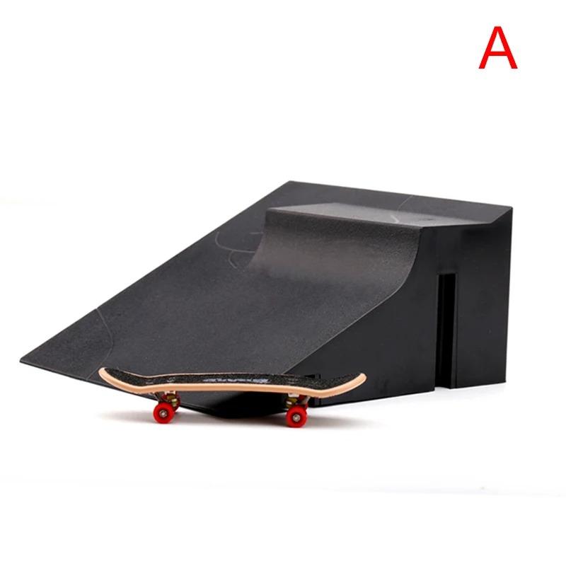 Product Introduction of Skate Ramp Mini Training Skating Board Black Finger Skateboard for Children Indoor Home Toy Ramp Stairs Venue Combination Funny 11