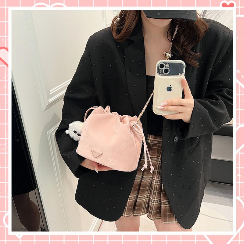 ( TẶNG CHARM GẤU ) Túi đeo chéo nữ da nhung thời trang dây chuông K253 Bag Kem