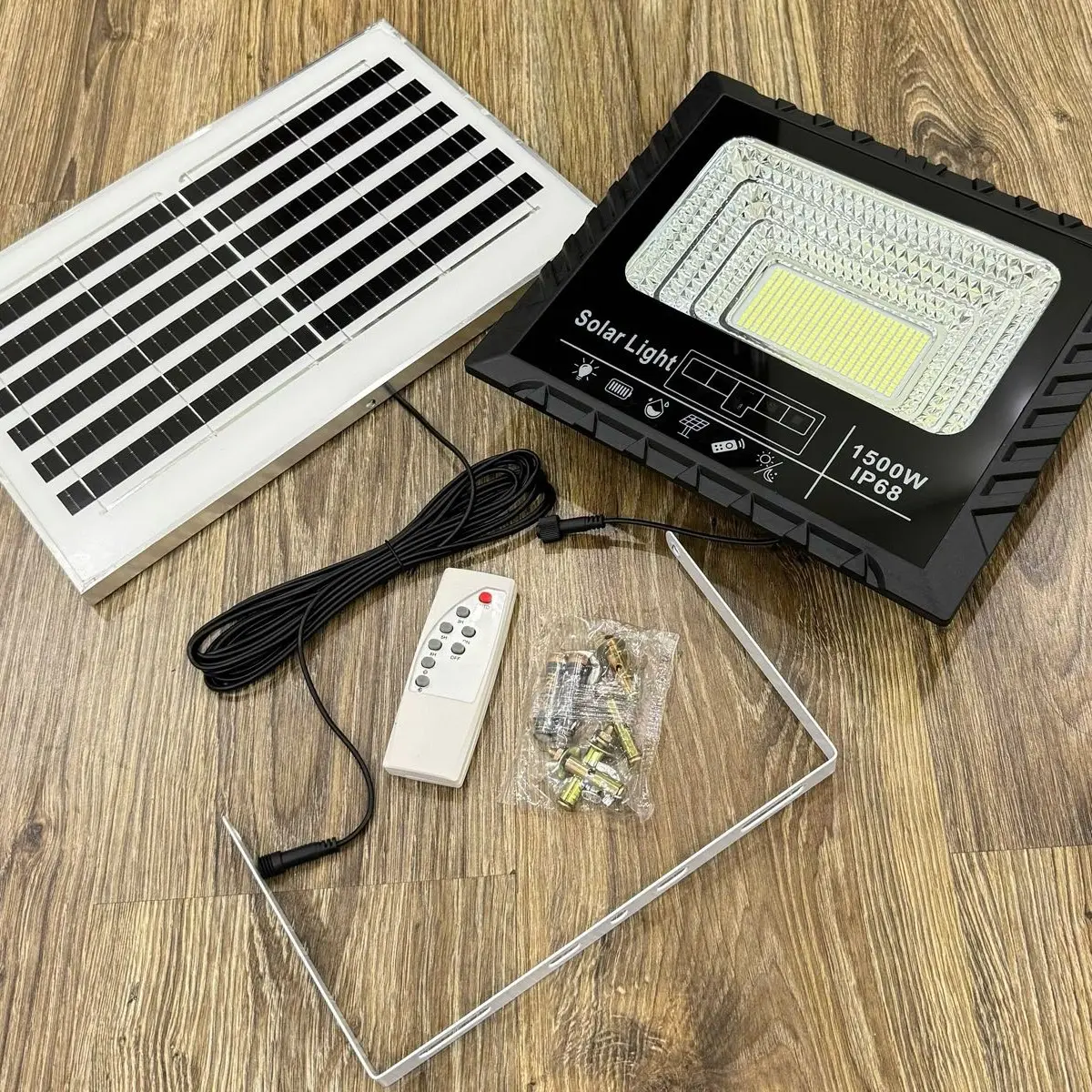 Đèn năng lượng mặt trời 1500w vỏ nhựa ABS-chống nước-chống mưa sáng liên tực 6-8h-tiết kiệm điện