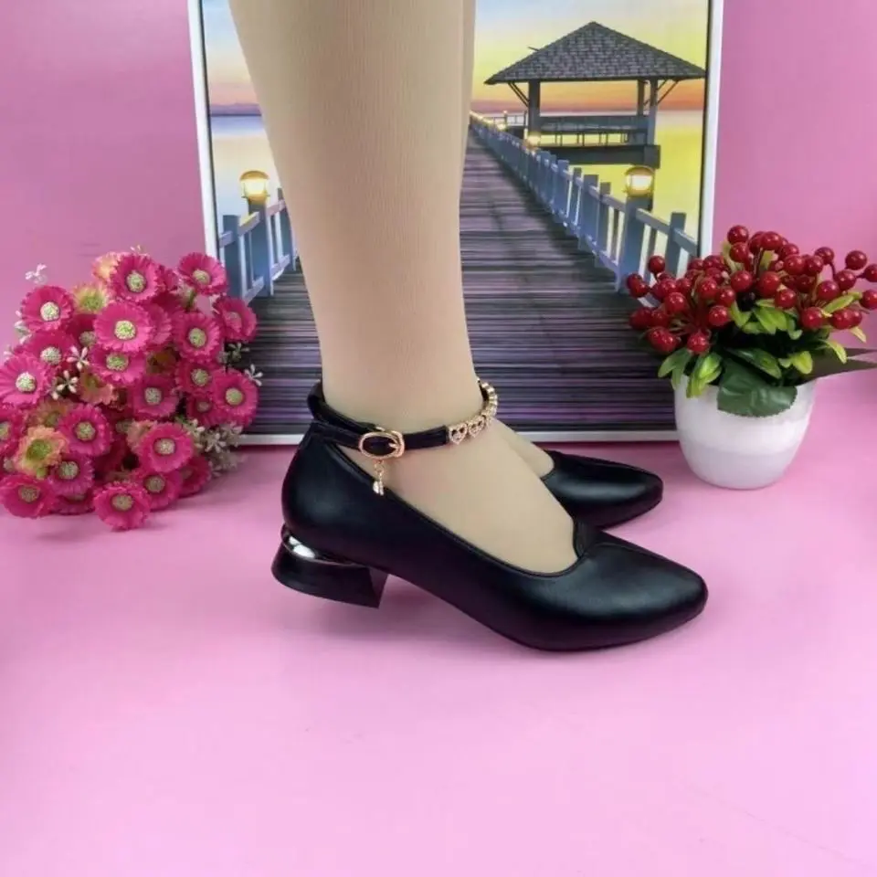 Giày Cho Mẹ, Giày Nữ, Đế Thấp, Khóa, Đế Mềm, Bề Mặt Mềm, Dễ Phối Đồ, 2024
