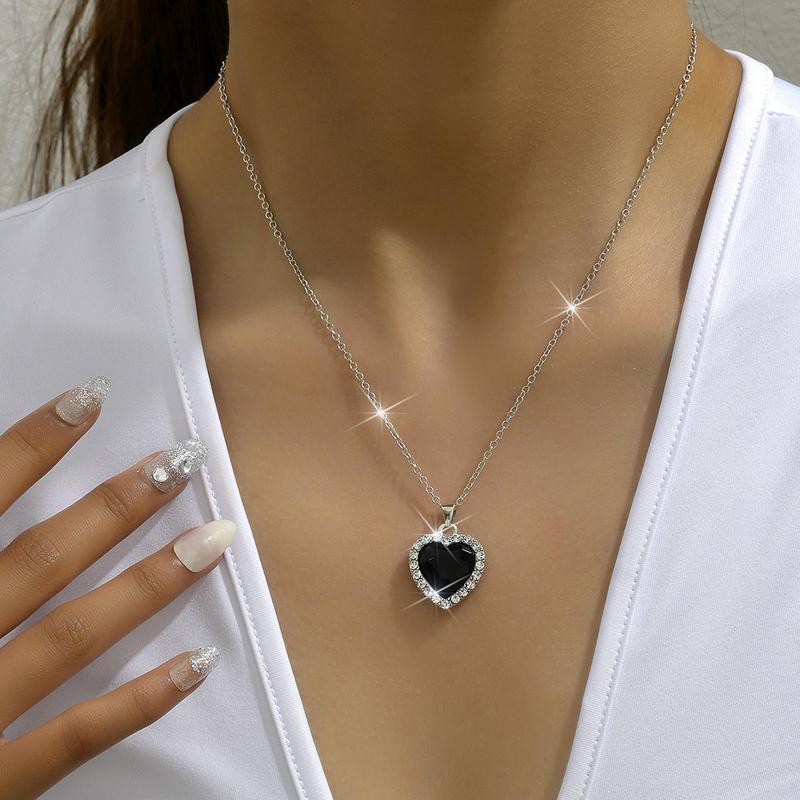 Product Introduction of Fashion Wholesale Heart-Shaped Pendant Necklace Full of Diamonds Cross-Border Best Seller in Europe and America 7