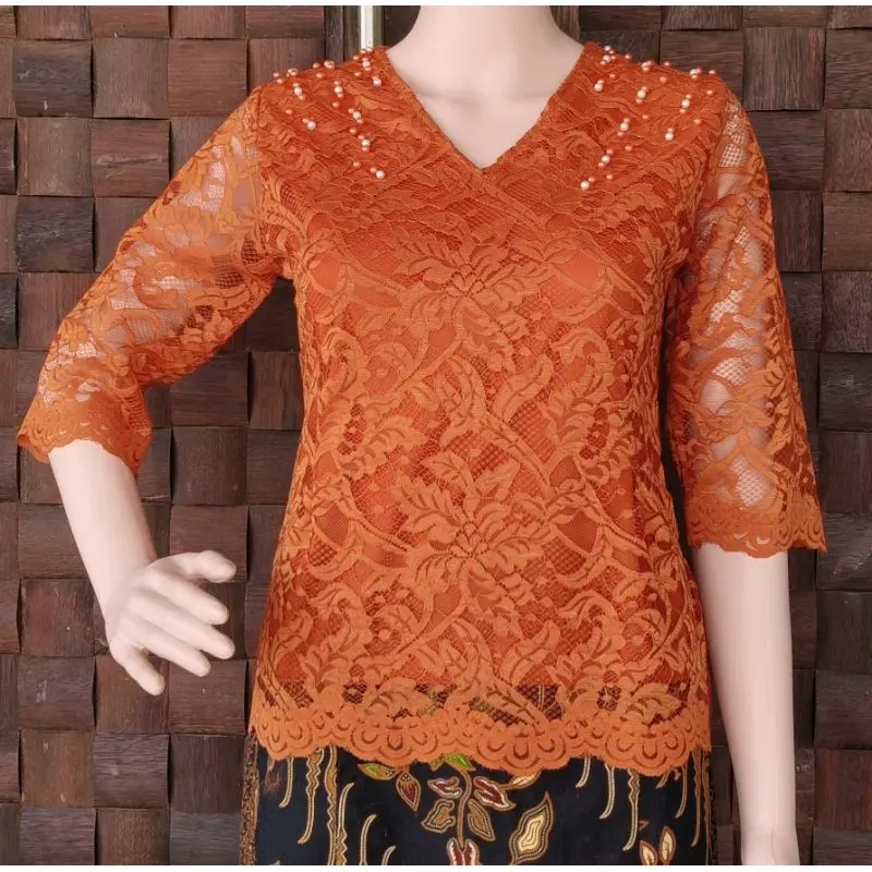 Atasan Blus Brokat Renda Premium Terbaru Ellove, Leher V Tangan Lurus, Pakai Furring Resleting Belakang. 6