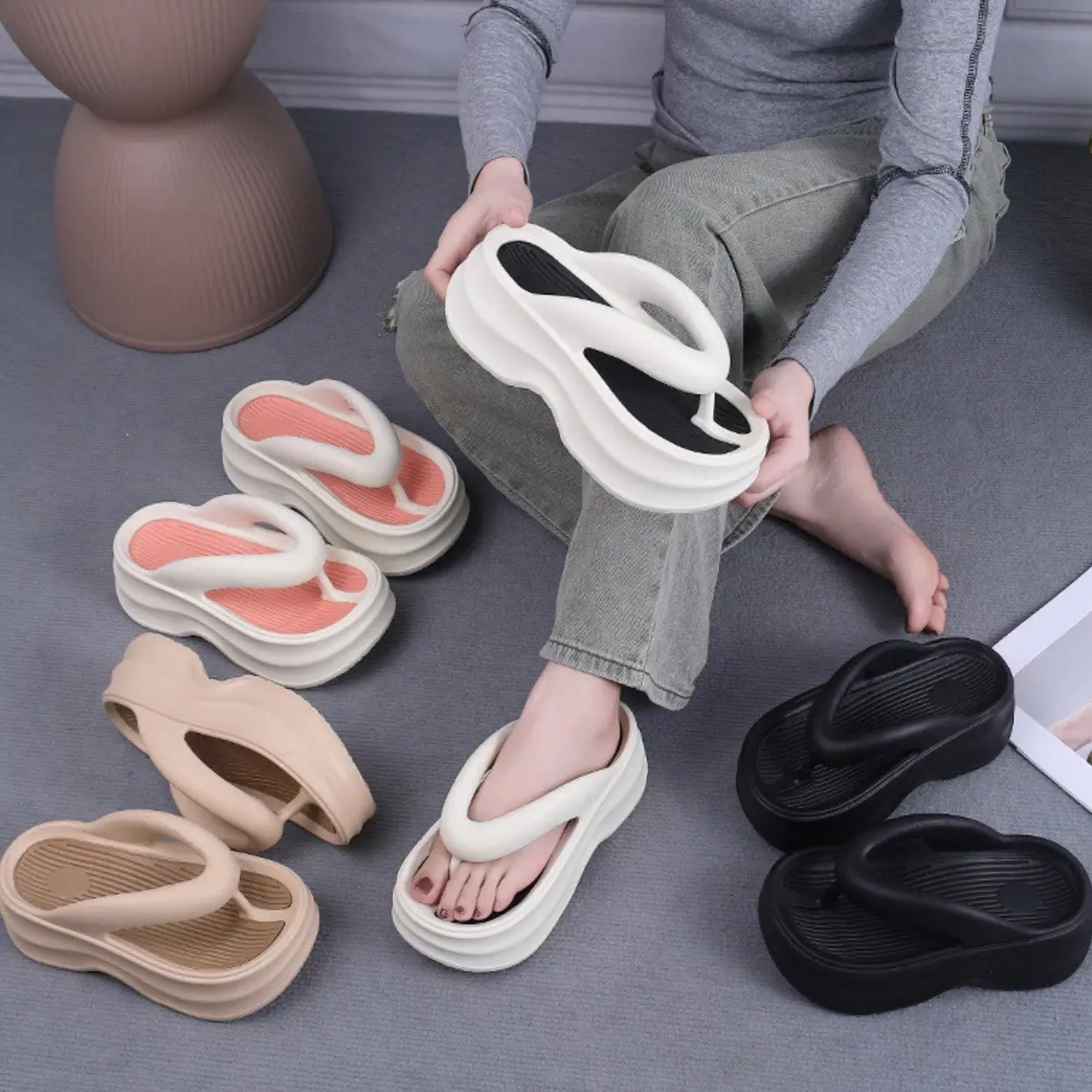 ￼Dép Xỏ Ngón Nữ Dép Kẹp Kế Cao Mùa Hè Đi Biển phong cách Hàn Quốc Dép Tông  Độn Đế Mã E813