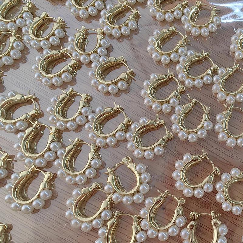 Product Introduction of 2024 New Retro Elegant Pearl like Oval Earrings for Women Fashion Classic Geometric Earrings Gift 0