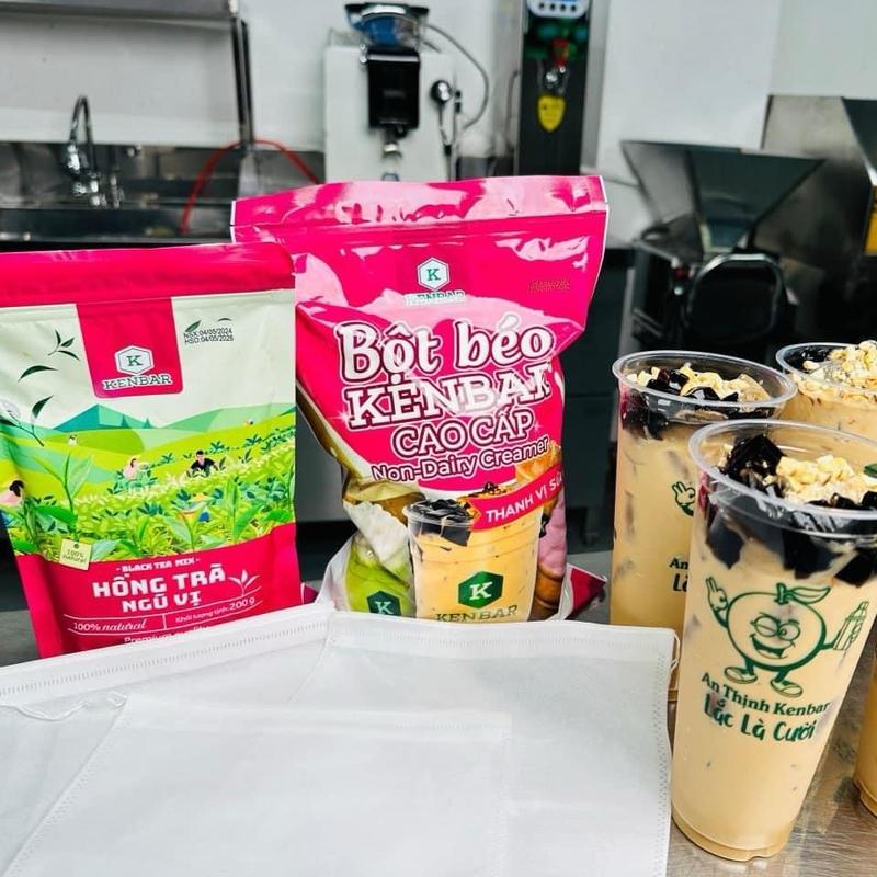 Combo trà sữa nướng gồm hồng trà ngũ vị và bột béo Kenbar tặng kèm 3 túi lọc trà công thức